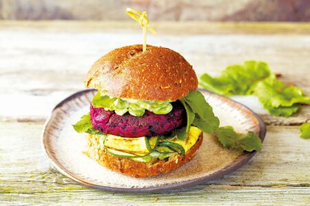 Vegetariánské burgery s červenou řepou