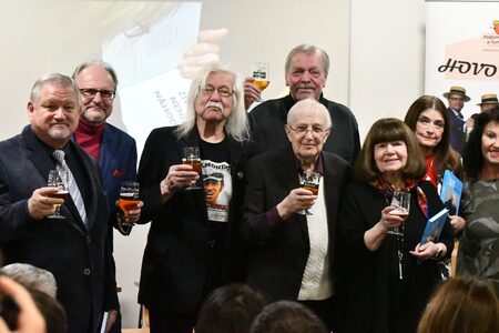 Hvězdy Semaforu pokřtily čtyřicátou knihu Josefa Fouska