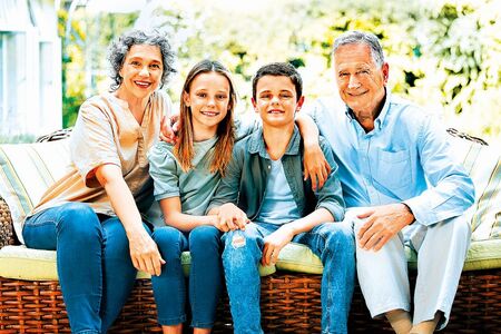 Až teď ve stáří zní náš dům smíchem