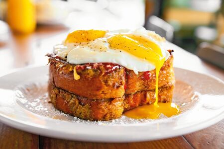 Vajíčkové tousty se sušenými rajčaty