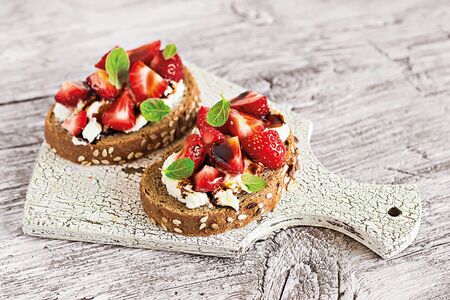 Jahodová bruschetta
