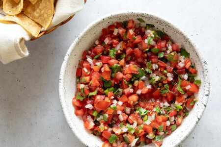 Salát pico de gallo z rajčat a paprik