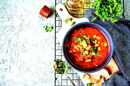 Hřejivá cizrnová polévka