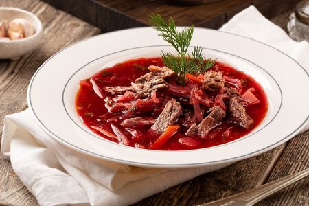 Boršč s hovězím