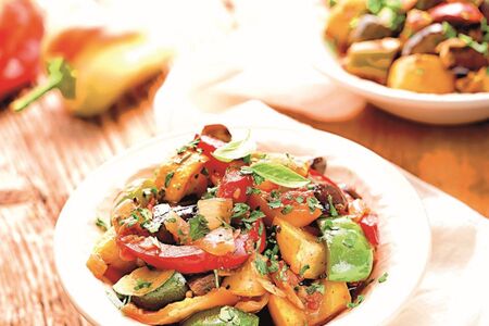 Zapečená směs cuket a lilků